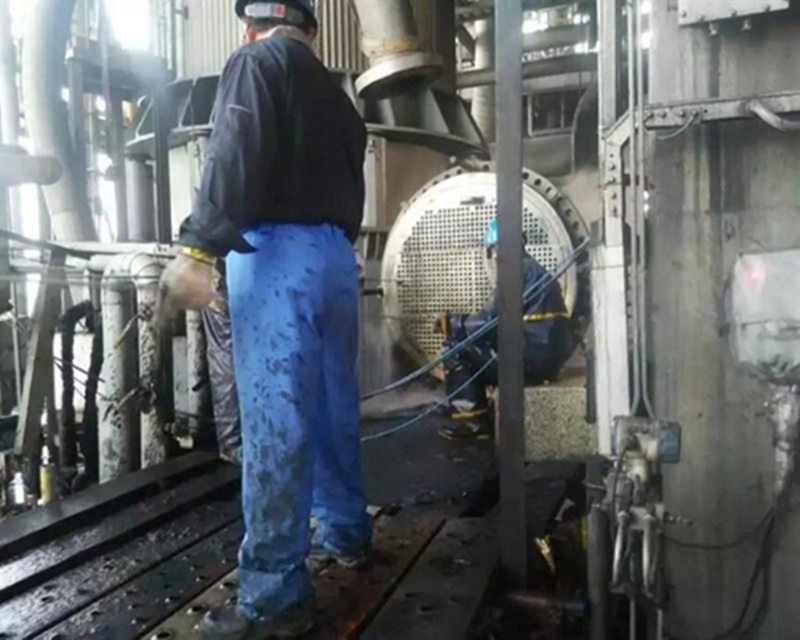 高壓清洗殼管式冷凝器的注意事項